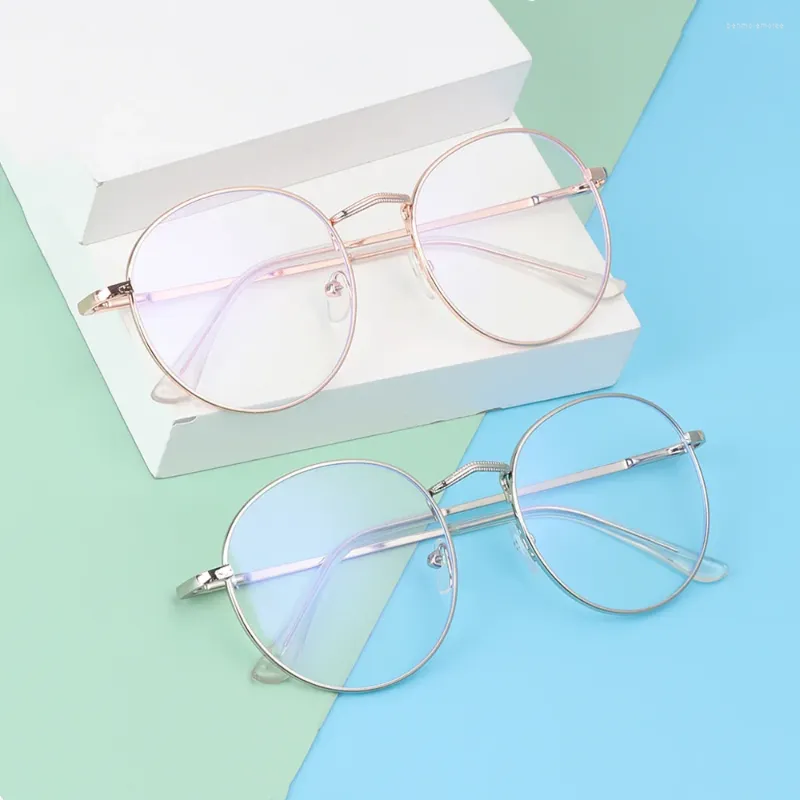 Okulary przeciwsłoneczne anty-blue lekkie szklanki dla kobiet mężczyzn w stylu metalowym metalowym ramy euyeeeewear modne biuro oczu optyczne okulary