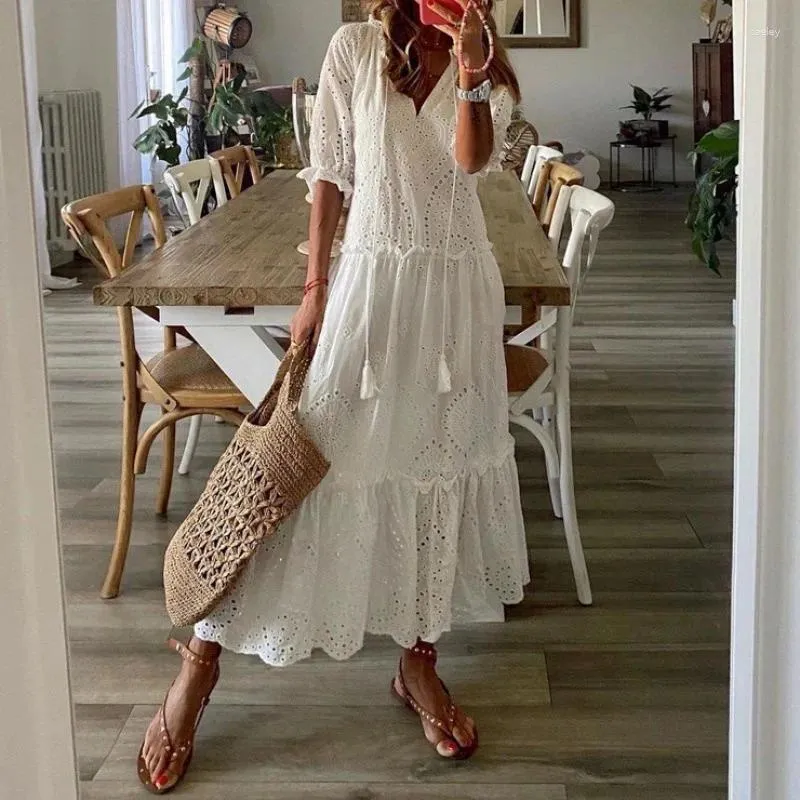 Robes décontractées évider col en V blanc dentelle maxi robe vintage a-ligne lâche imprimé floral bohème longue robe d'été