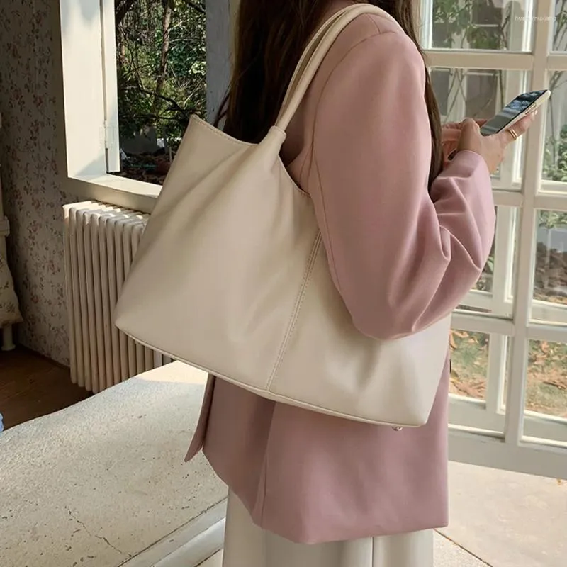 イブニングバッグの女性ショルダーバッグ高級デザイナーPu Tote Fashionalbe Clutch編みシンプルな女性通勤ハンドバッグオフィス旅行用