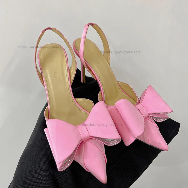 Mach Silk Bow Slingback Pumpar klackar spetsiga tå stilett hälen kristall utsmyckning slip på kvällskor kvinnors lyxdesigner fabrikskor med låda