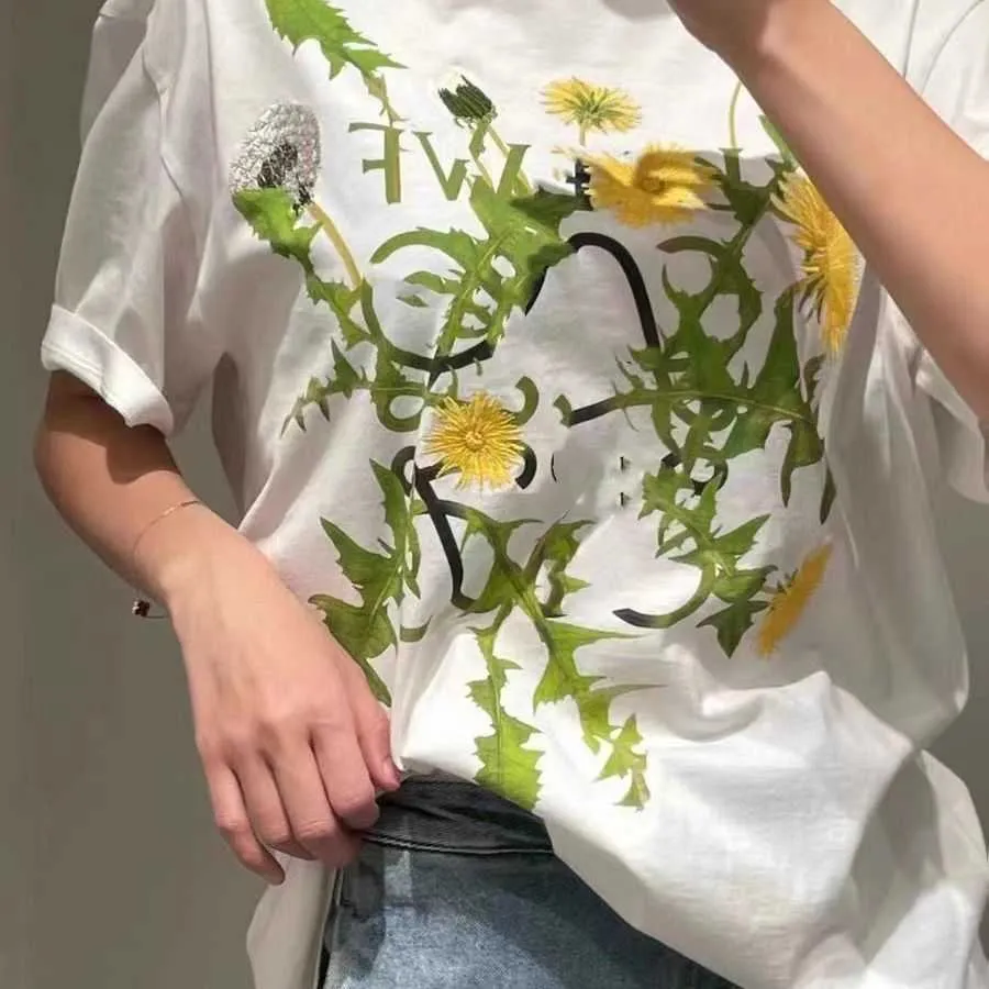 Men's Tshirts Luo Yiweis New Taraxacum Embroidery Short Sleeve Tshirt in Spring and Summer of Is Loose Casual Light Luxurious Simple Lovers