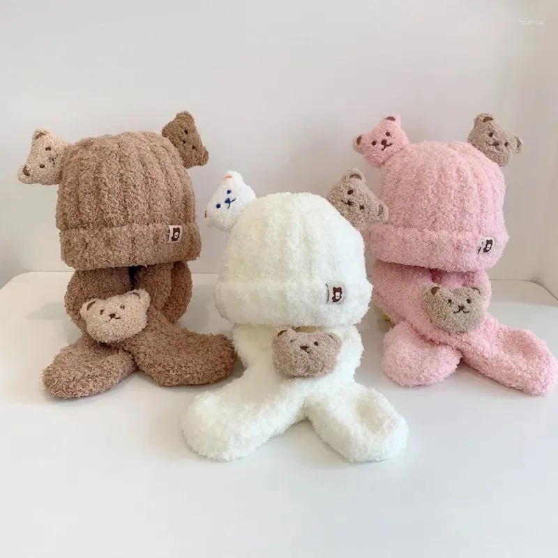 BERETS 2 pezzi invernali peluche baby cappellino sciarpa set di orso carino per bambini caldi bambini berretto berretto per ragazze in stile Korea 2024