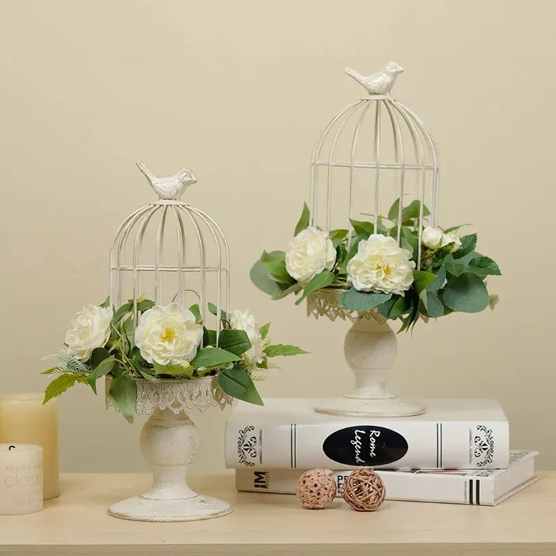 Bougeoir en métal rétro Simple, ornements de Cage à oiseaux en fer forgé, décorations douces, accessoires de dîner légers romantiques 240125