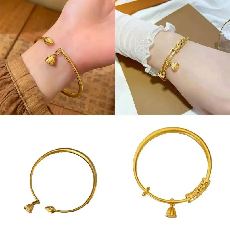 Bangle Exquisite Vintage Bracelet With Lotus Breed Pendant Alloy Gold Plated Gift For Women Jewelry Accessories