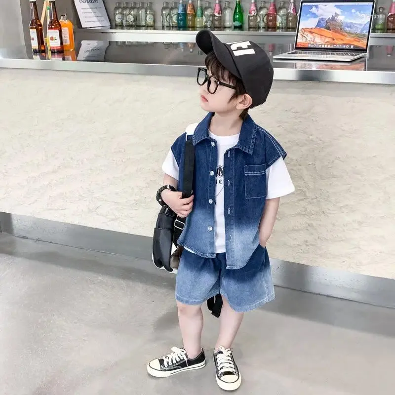 衣類セット男の子夏のファッションラペルノースリーブトップとTシャツショーツデニムティーンキッズ服3PCSスーツ子供