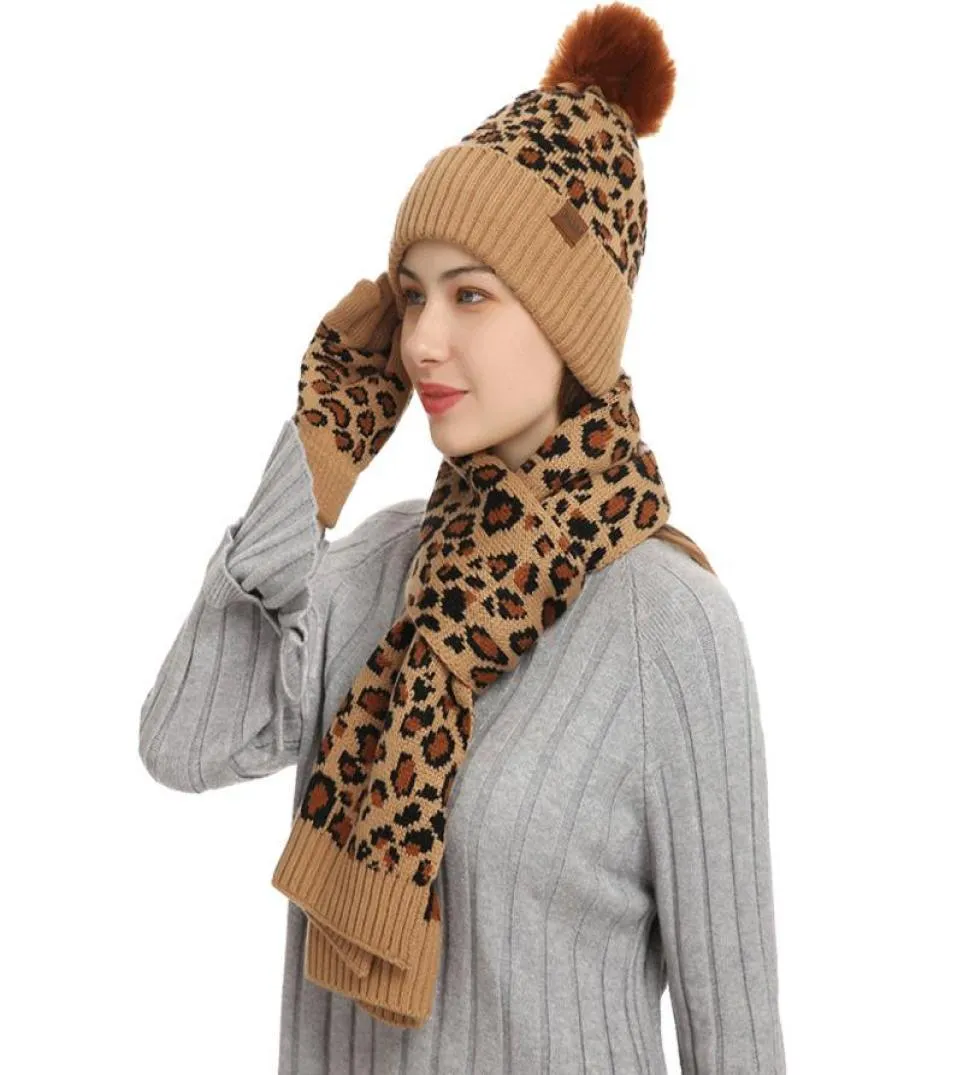 Cappelli Sciarpe Guanti Set Autunno e inverno Set cappello lavorato a maglia Modello leopardato Sciarpa di lana calda Guanto tre pezzi9231788