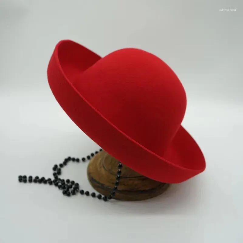 Berets French Black Red Bowler Hat Curling Basin For Women Autumn Winter Fashion Pearl Chain Felt Derbies Femme Bone