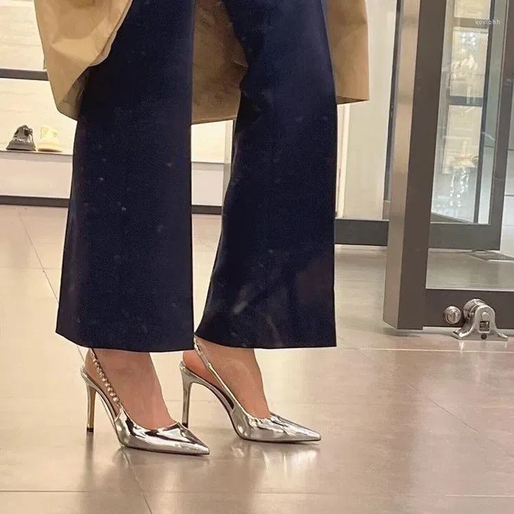 Sandálias apontadas francês 2024 verão prata strass magro mulheres saltos elegante mulher sapatos de salto banquete combinando saia