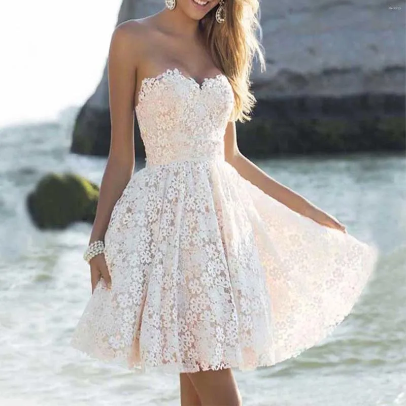 Robes décontractées épaule blanche robe en dentelle florale conception délicate taille élastique a-ligne pour les femmes élégante fête de mariage bal