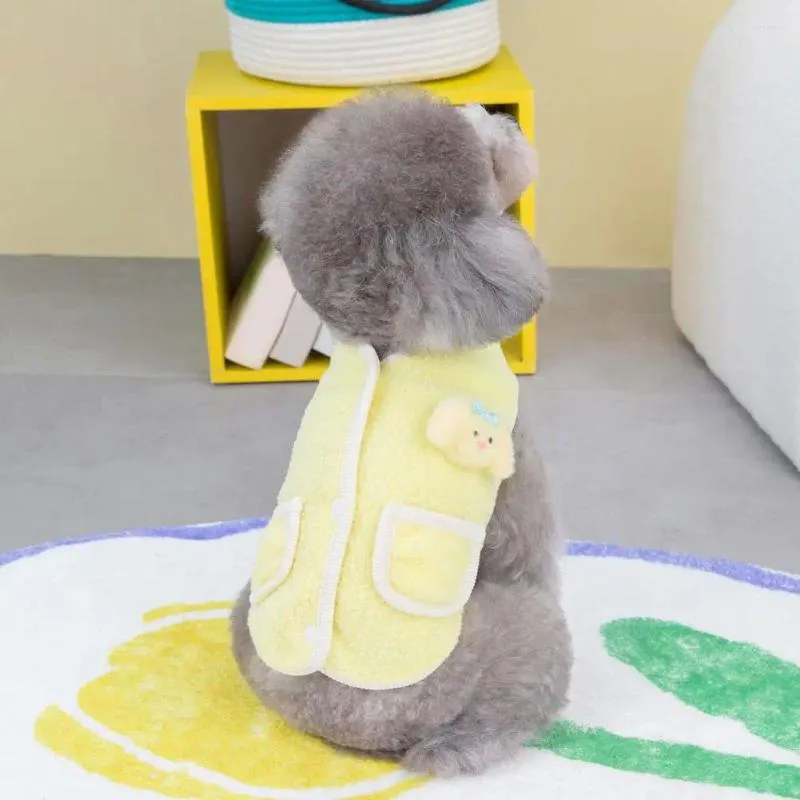 ドッグアパレルペットベストボタンデザインファッショナブルプルオーバー快適な温かいコーラルフリース猫の衣類用品