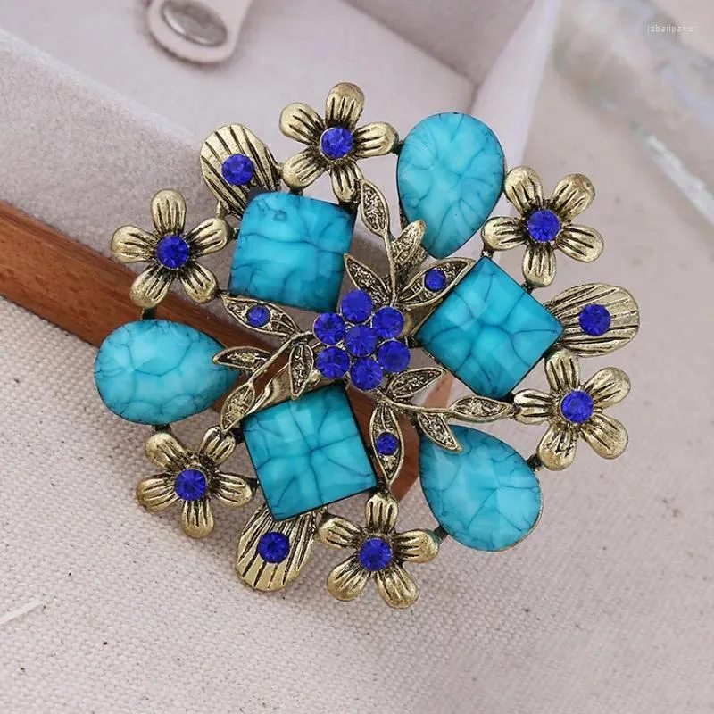 Brooches Fashion Medieval Vintage Resin Stone Rhinestone Unisex Personality Exquisite Jewelry Women Flower Brooch Pin