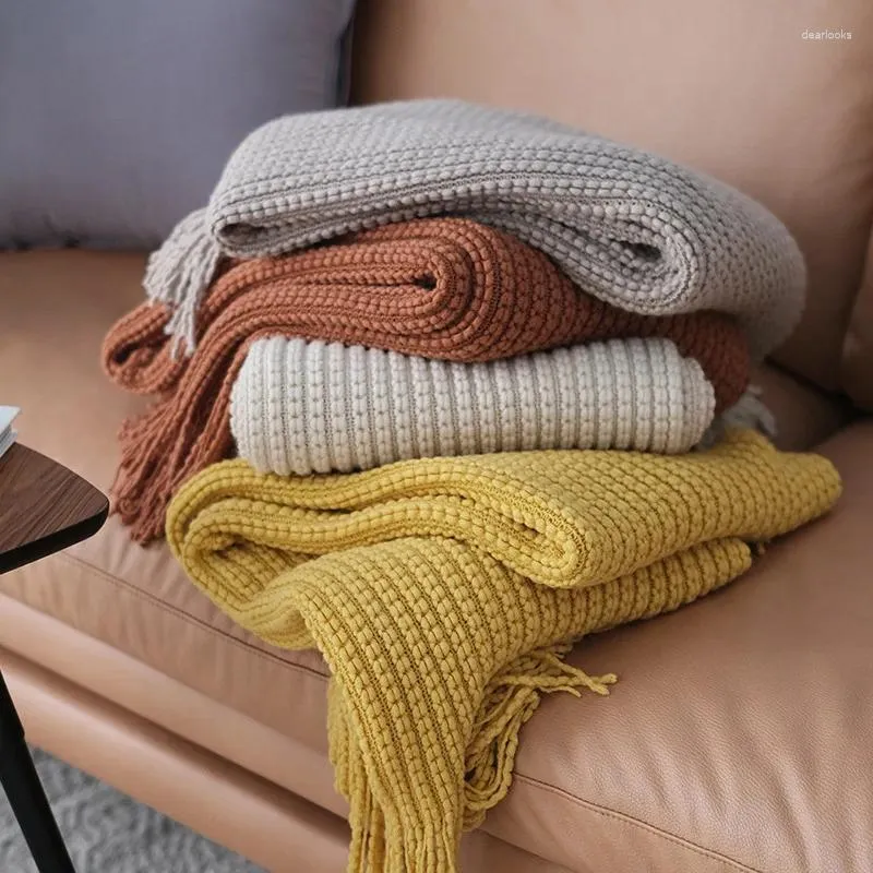 Couvertures 2024 Couverture nordique avec glands lits tricotés chauds couleur unie pour canapé doux jeter voyage TV sieste