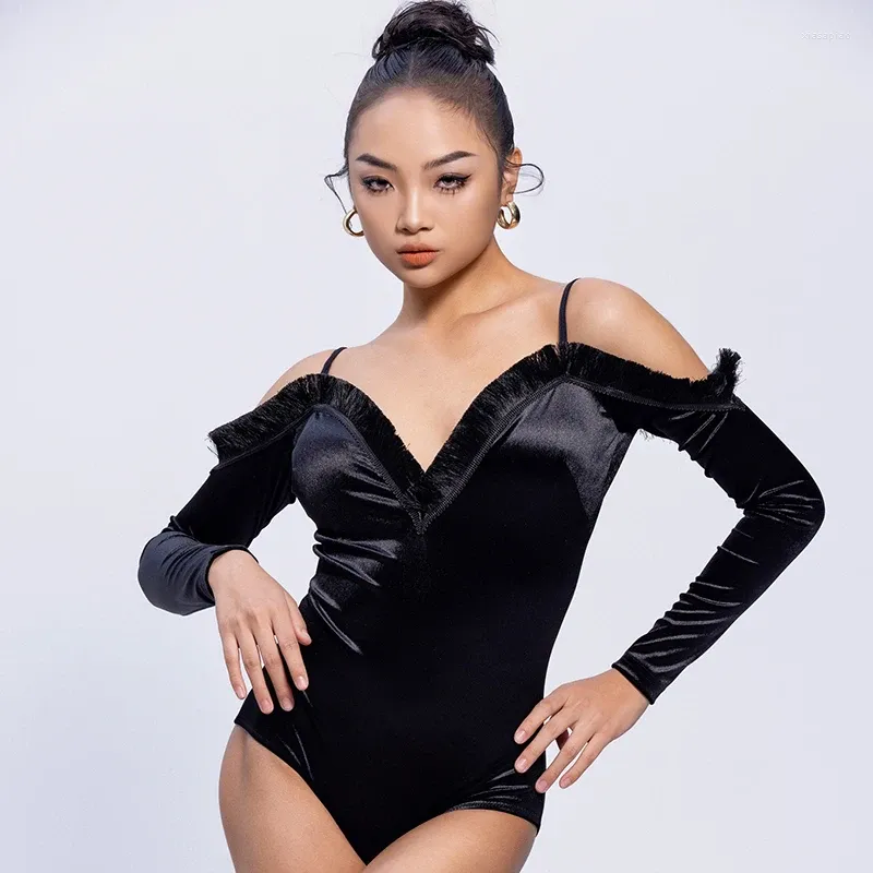 Stage Wear 2024 Haut de gamme Latin Dance Velvet Bretelles Tops Sexy Body Chacha Rumba Tango Robe Femme Vêtements Adultes DQS15338