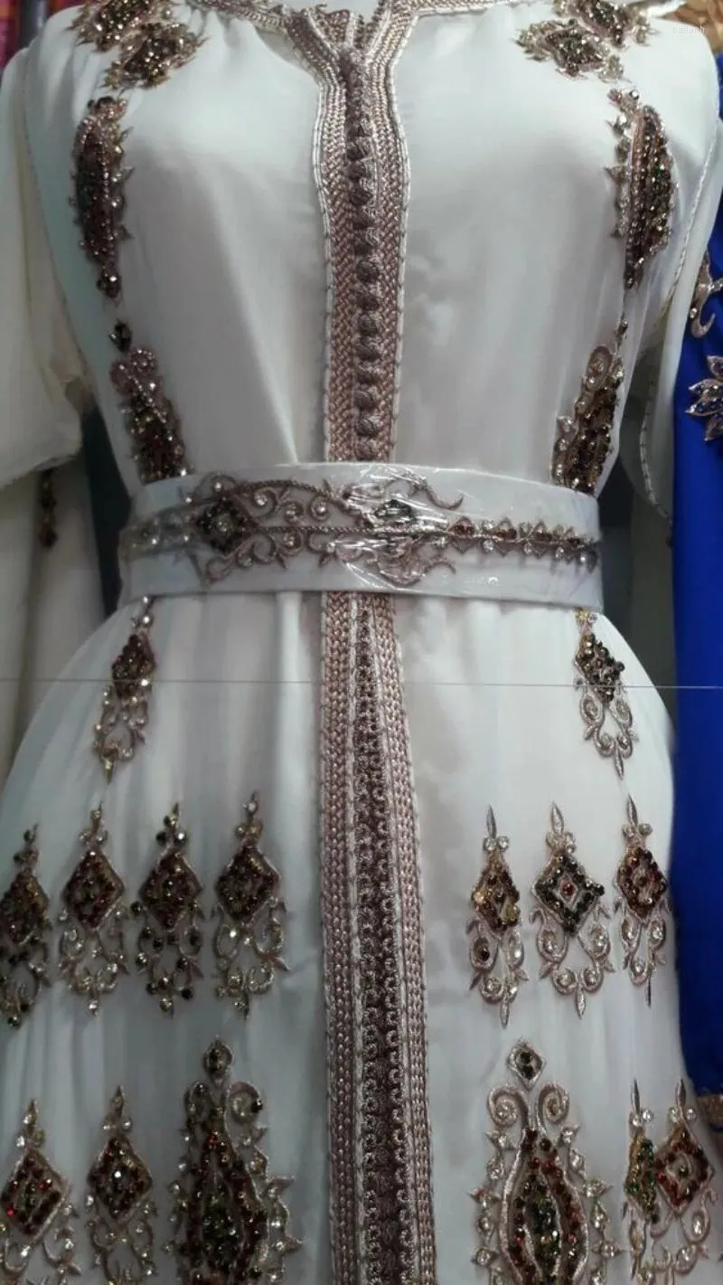 Roupas étnicas Luxo Kaftan com Cinto Bordado Vestido de Noiva Manga Longa Dubai Caftan Handmade Frisado Zircão Decoração