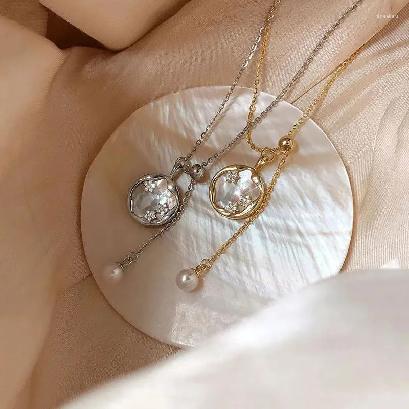 Chaînes 2024 Mode Femmes Fleurs Coquille Ronde Gland Perle Pendentif Collier Femmes Rétro Élégant Clavicule Chaîne Jewerly