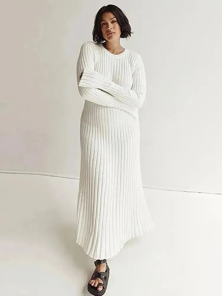 Women Knitted Long Sleeve Maxi Dress Crochet Slim Fit Hollow Out Midi Dress Warm Party Club Woolen Long Dress 240124