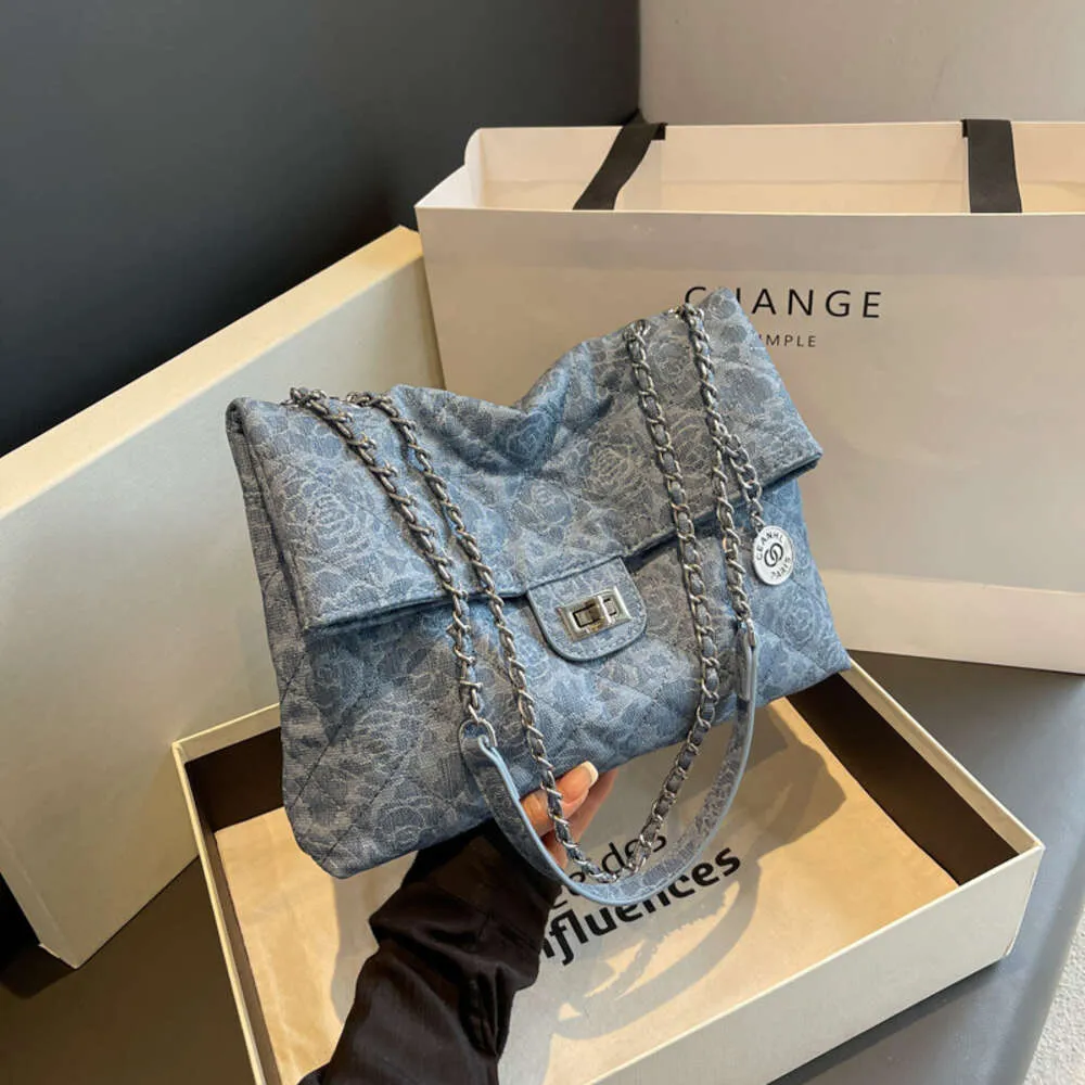 Internet celebridade grande capacidade 2023 verão nova moda diamante grade corrente crossbody minimalista denim bolsa de ombro 75% vendas diretas da fábrica