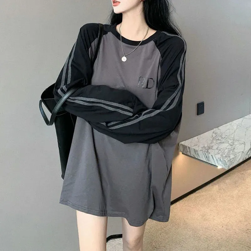 Koreaanse Casual Dames Gestreepte Gesplitste Oneck T-shirt Streetwear Mode Lange Mouw Losse Midi Tops Voor Vrouwelijke Lente Herfst 240127