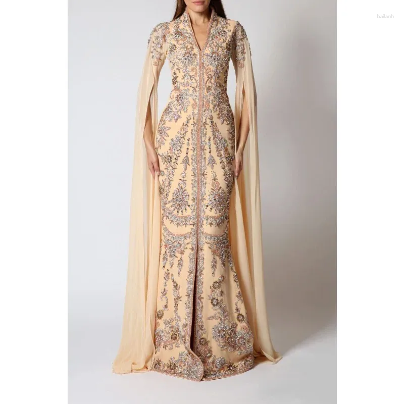 Etniska kläder lyxiga kungliga sängkläder kristallarbeten marockansk dubai kaftan bröllop brudtärklänning klänning