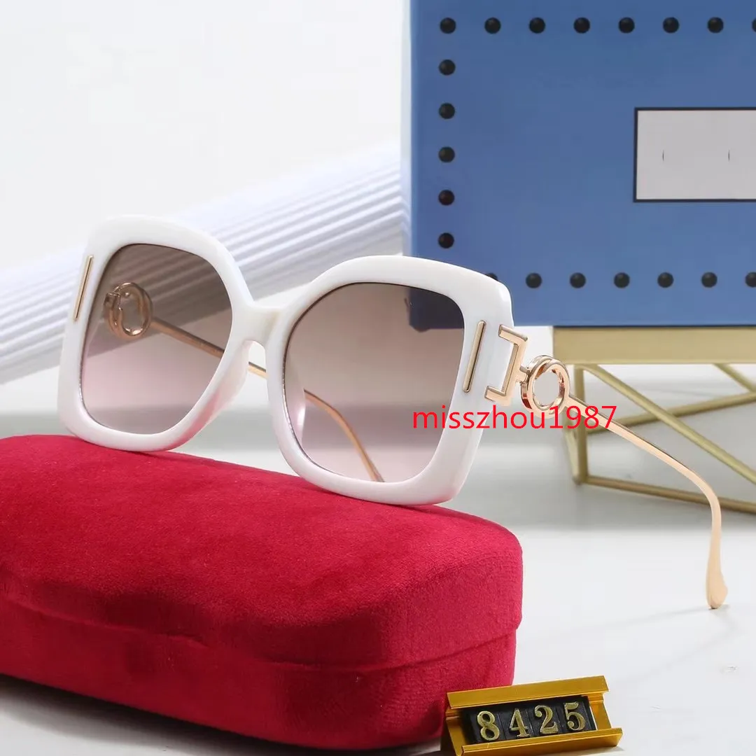 Дизайнерские солнцезащитные очки Shield Белый козырек с красной полосой Мужские женские велосипедные очки Мужская мода Поляризованные солнцезащитные очки Спорт на открытом воздухе Очки для бега с упаковкой8426
