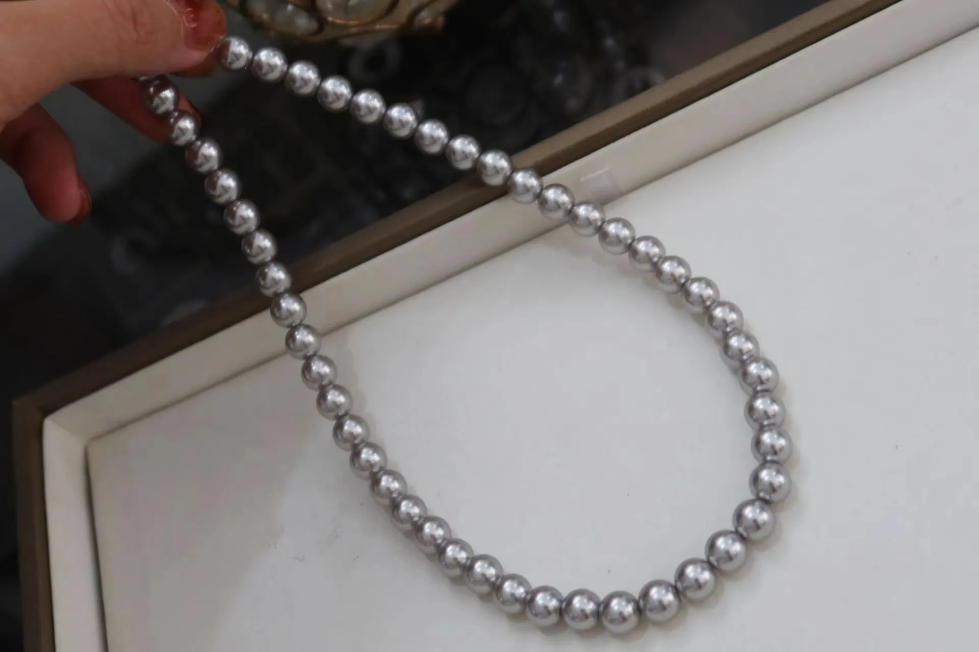 Collana di perline fatta a mano Alla moda hi Collana di ostriche di perle grigie d'argento gh qualità 8mm perle di vetro grigio platino premium senso lingotto fibbia catena clavicola