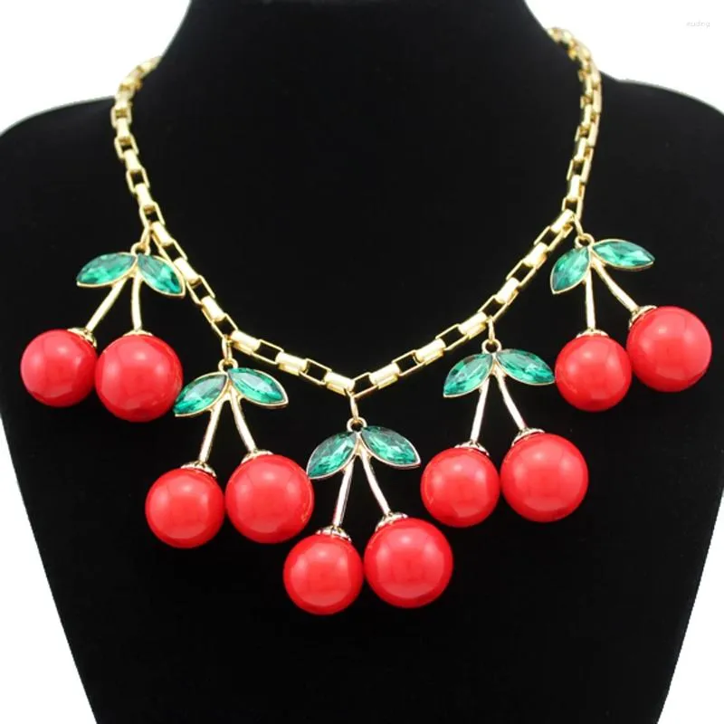 Chains 10 Big Red Cherry Pendant Gold Colour Chain Crystal Choker Fashion Women Necklace Personality Sweet Jewelry Girls Birthday Gifts