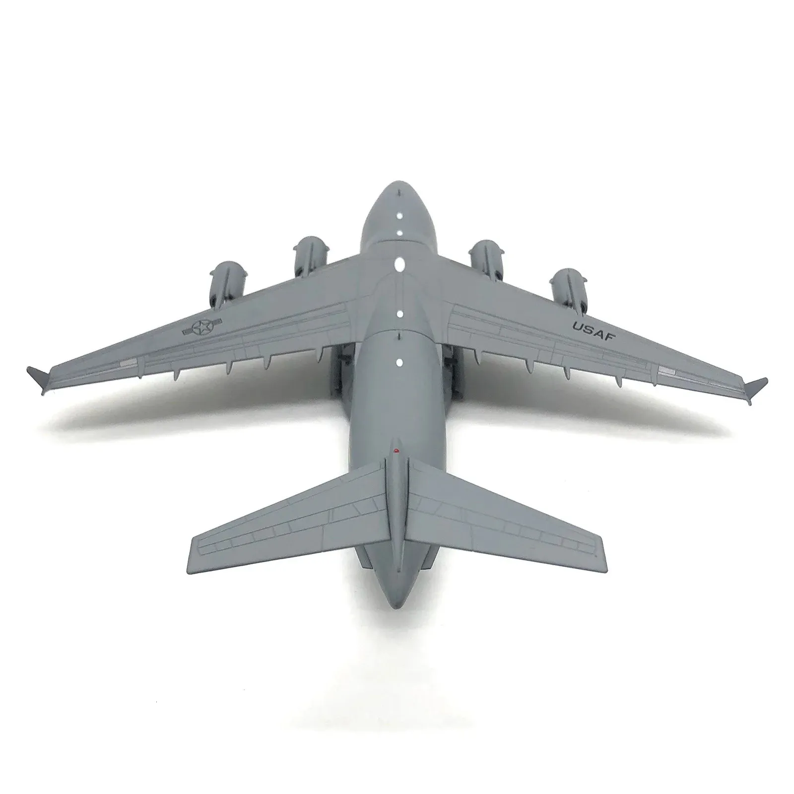 Samolot stopu Diecast 1 200 Lotnictwo C-17 Transport samolot samolot samolot samolot Die Cast Model dla dzieci z trybem światła wyświetlacza 240119