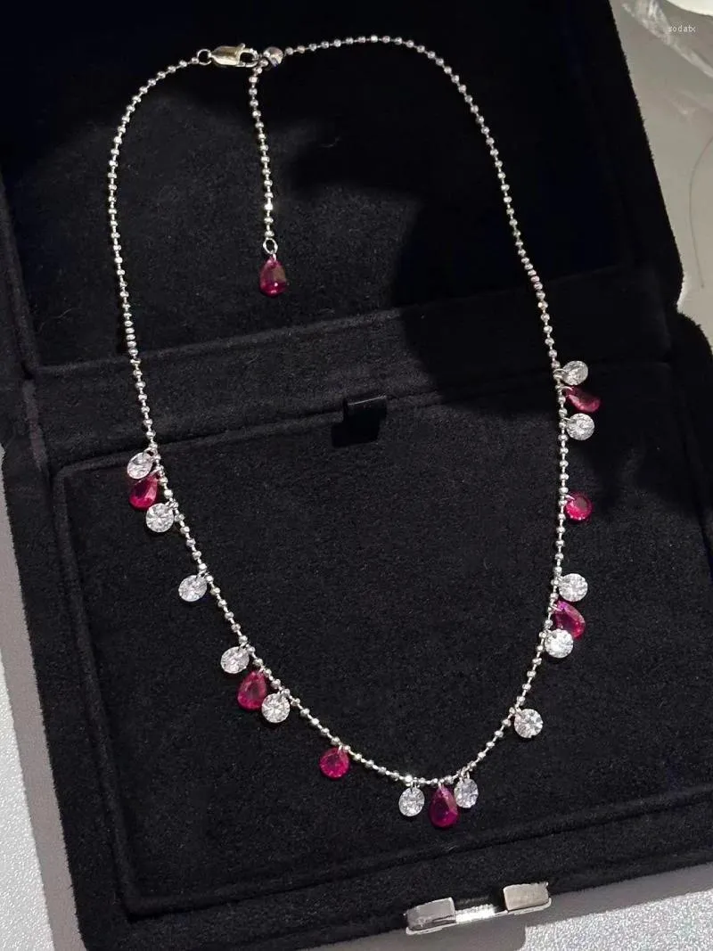 Catene Collana con diamanti nudi in corindone rosso stella cielo pieno per donna S925 Catena con colletto scintillante in argento puro CHE679