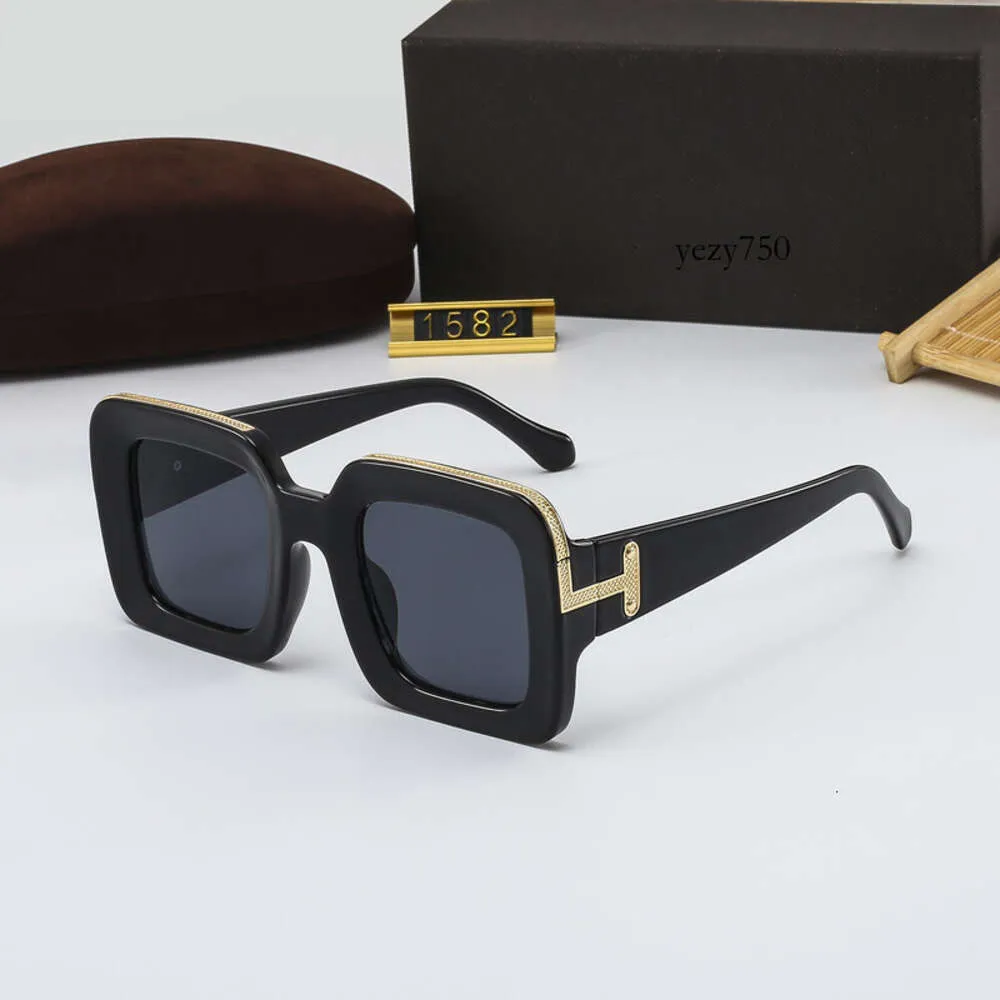 James Bonda Tom Sustoundes Men Kobiety marka projektantka okularów słonecznych Super Star Celebrity Drives Sunglass for Ladies Fashion Tom-Fords Okulary z pudełkiem TF 1893