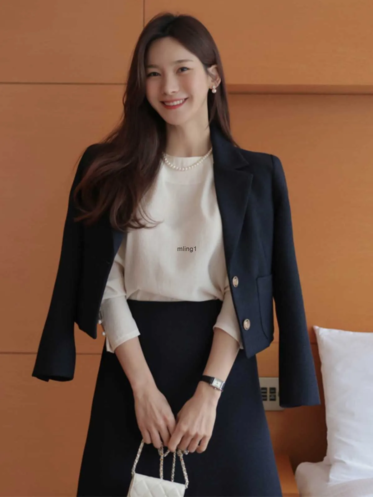 Zweiteilige Damenhose Hong Kong Mi Korean Edition Blau duftender professioneller Anzugmantel für Damen 2023 Herbstwinter Neues Temperament Pendeln High-End-Shorts s 95AC
