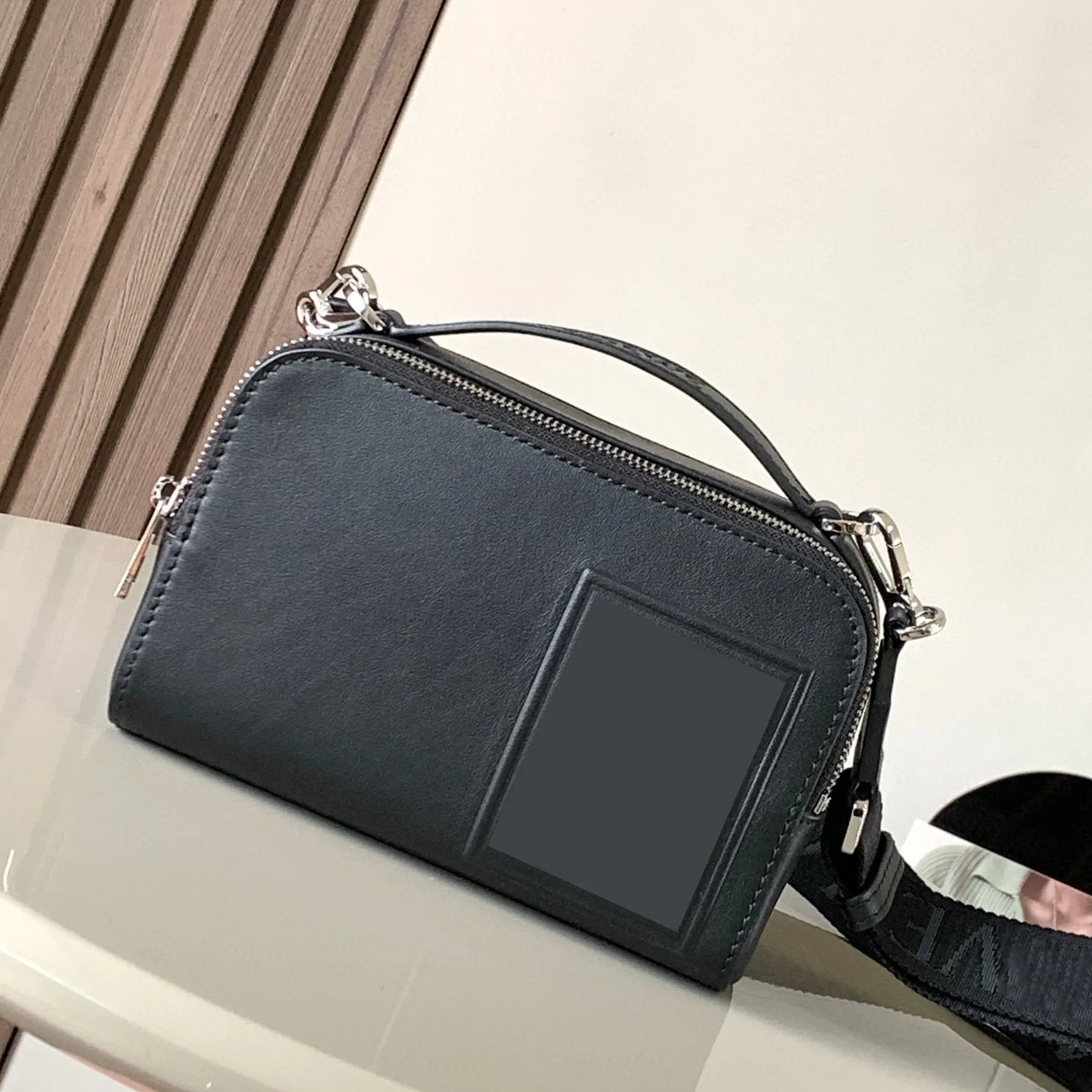 10A Mini Satin Camera Torba Crossbody Woman Fashion Oryginalna skórzana torebka Dwie przedziały zamka błyskawiczne wytłoczone łatki