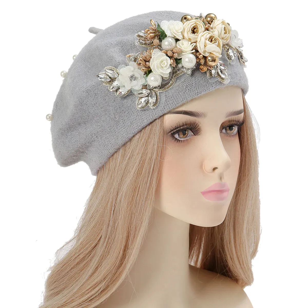 Bérets de créateur uniques d'hiver pour femmes, Bouquet de strass de luxe, casquette Turban, chapeau de peintre exagéré, couvre-chef d'hiver 240127