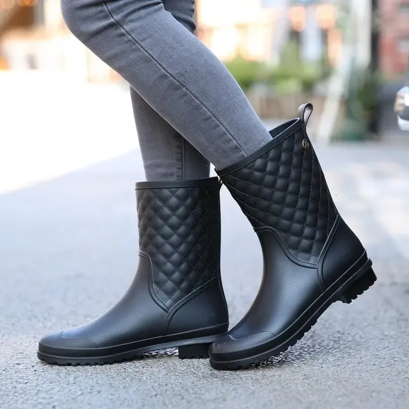 Kadın ayak bileği yağmur botları kaymaz polar çıkarılabilir su geçirmez su ayakkabıları kadın slip-on karikatür rainboots wellies 240125