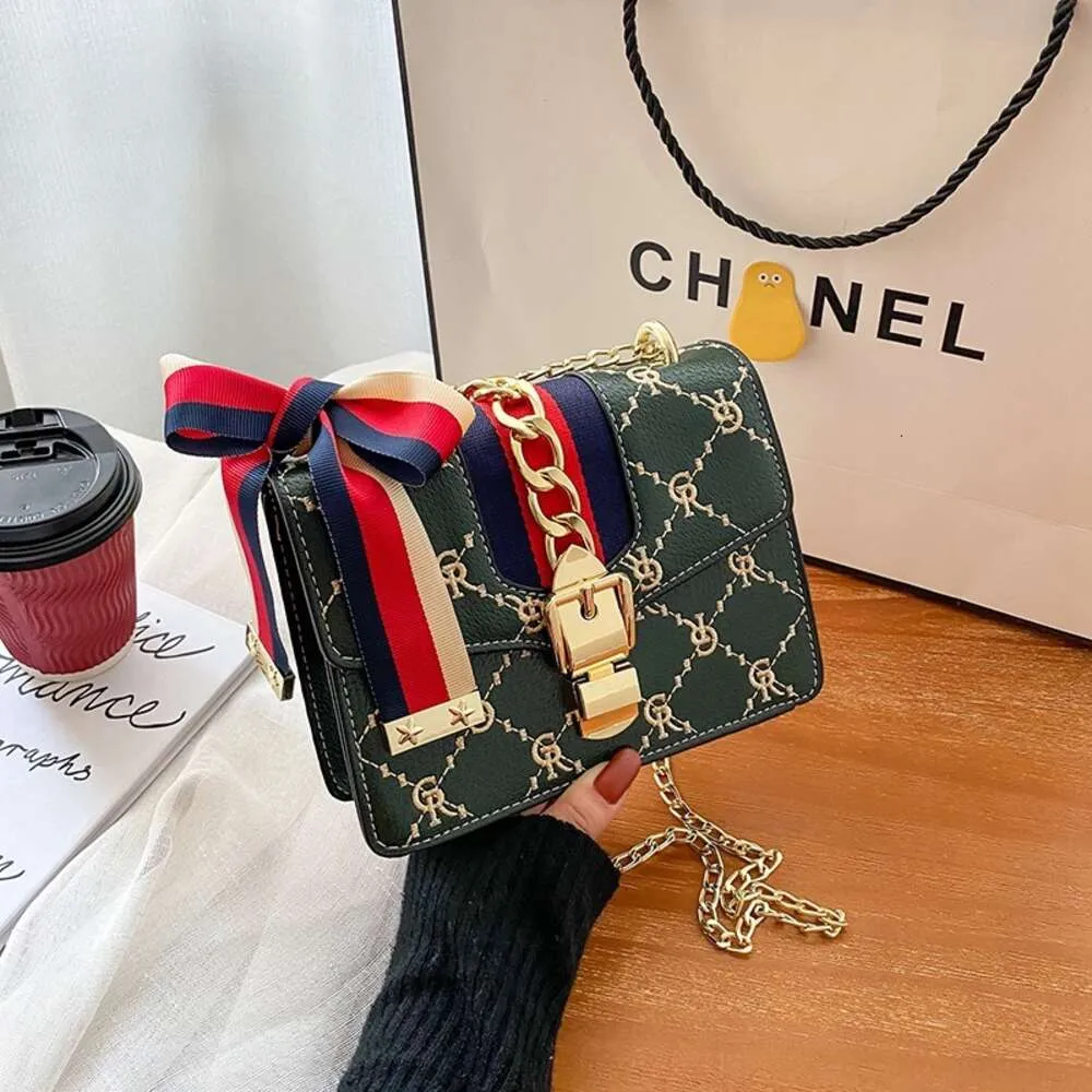 Single Shoulder Fashionable Handbag New Korean Version Stylish Women s Bag High end and Trendy Embroidered Letter Crossbody factory direct sales