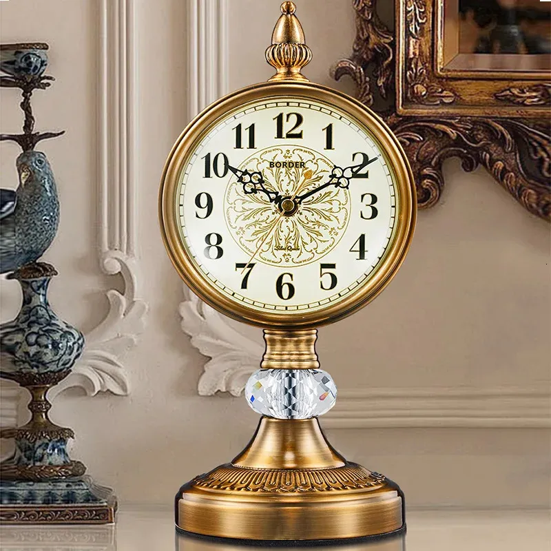 Luxo nórdico metal relógio de mesa tecnologia desktop relógios silenciosos decoração banhado cabeceira presente 240127