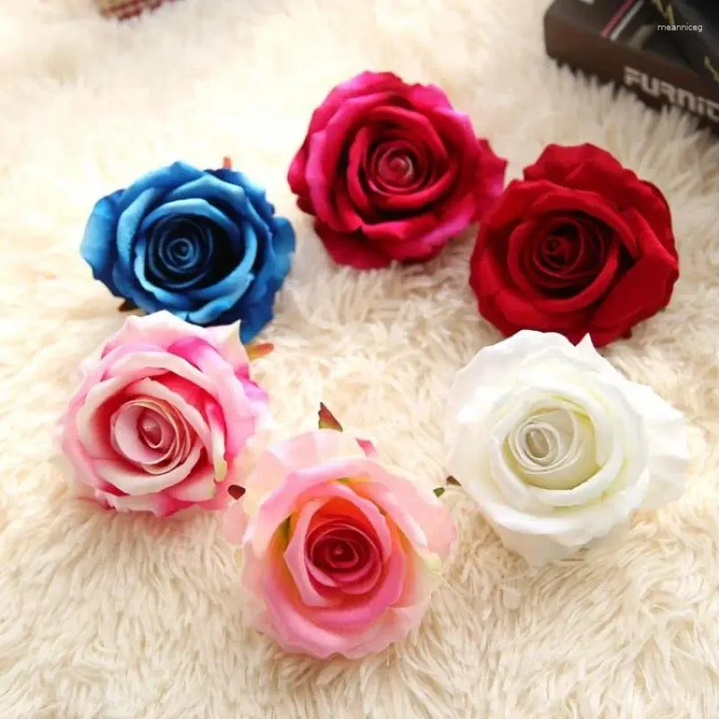 Fleurs décoratives 5 pièces de haute qualité flanelle Roses tête décorations de noël pour la maison mariage Festival fête cadeau bricolage Scrapbook artificiel