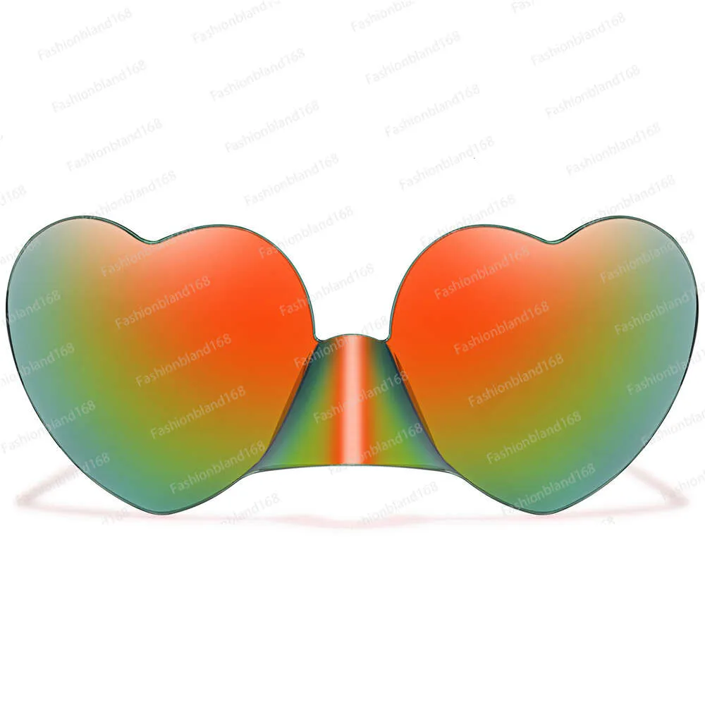2024 Solglasögon för ny stil för män kvinnor persika mode trend hjärta älskar solglasögon godis färgglasögon