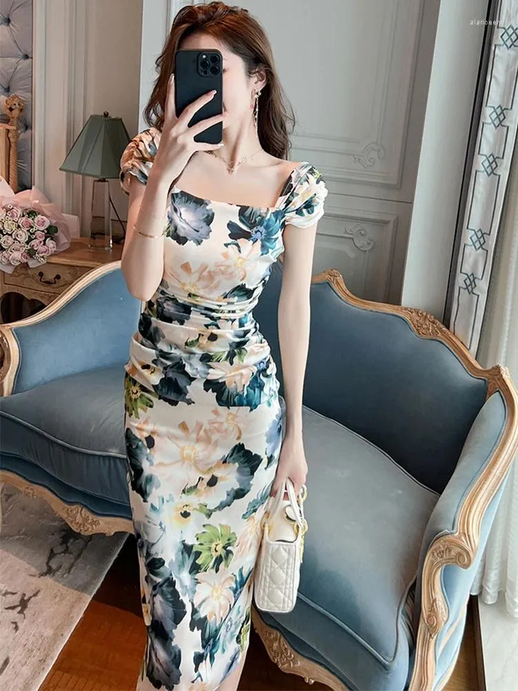 Party Dresses 2024 French Sweet Romantic Dress Women's Sexy Print Flowers Bodycon ärmlösa veck Wrap Hip Midi Robe Lady Prom Vestido