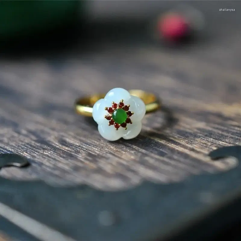 رواتب الكتلة الطبيعية Hetian Jade White Ring S925 Sterling Silver Golden Plum Blossom Jasper Jingya Beauty Ornament