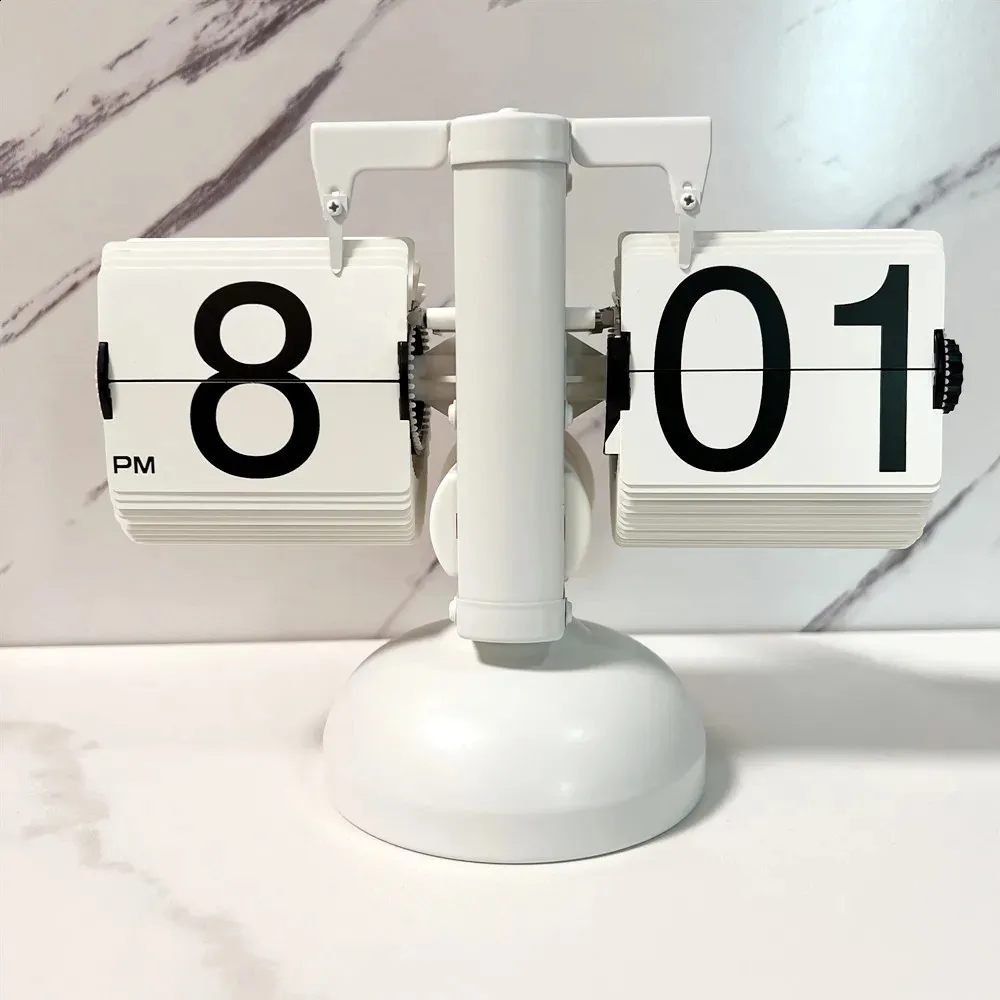 Vintage Flip Page Clock Automatisk Turning Quartz Time Clocks Decor for Home Living Room Office Desktop Decoration Deco 240127
