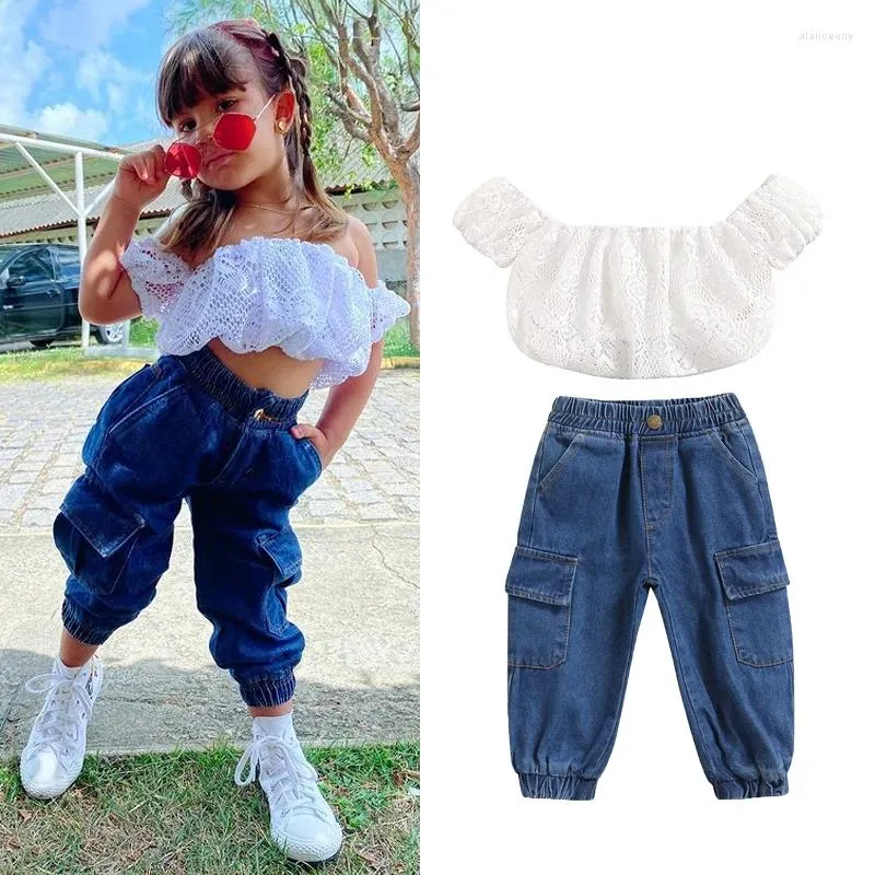 Kläder sätter fokusnorm 1-5 år sommar mode baby flickor kläder 2st spets blommor av axel kort ärm t skjortor blå denim byxor