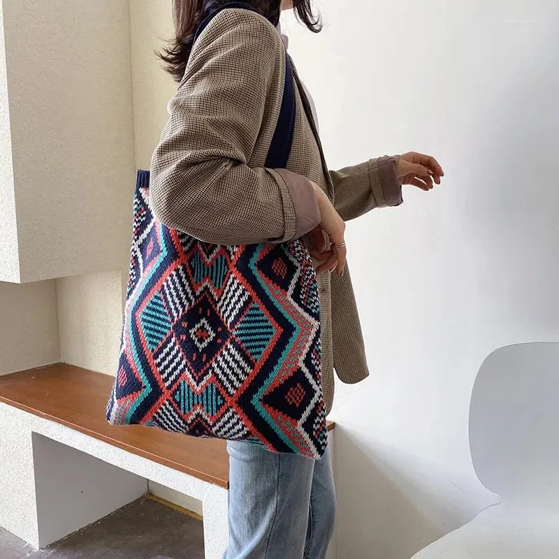 Shoppingväskor dam stickning zigenare bohemian boho chic aztec tygväska kvinnor virkning ull öppen shoppare topphandtag 2024 bolsos