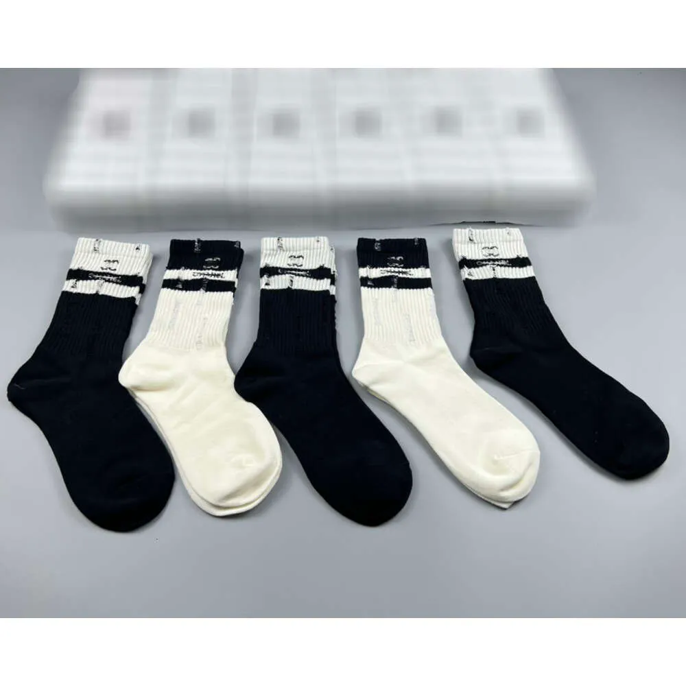 Chanells Designer Luxury Channel Chaussettes Mode Hommes et Femmes Casual Coton Respirant 5 Paires Chaussette Avec Boîte 02105