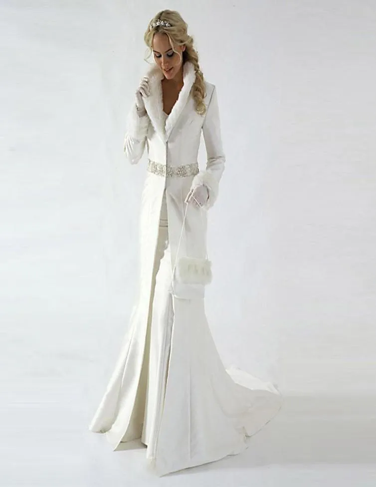 Modernt 2019 Chapel Train Winter Bridal Cloak Jacket Långärmar Päls Bröllop Coat Söt sjal Coat Satin Tyg med faux päls sequi1412343