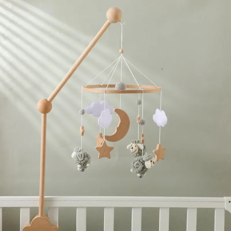 Baby Wooden Bed Bell Rattle Toys born Soft Felt Cloud Star Moon Sheep Crib Mobiles Hanging Toy Infant Boy Girls Bed Bell Toys 240129