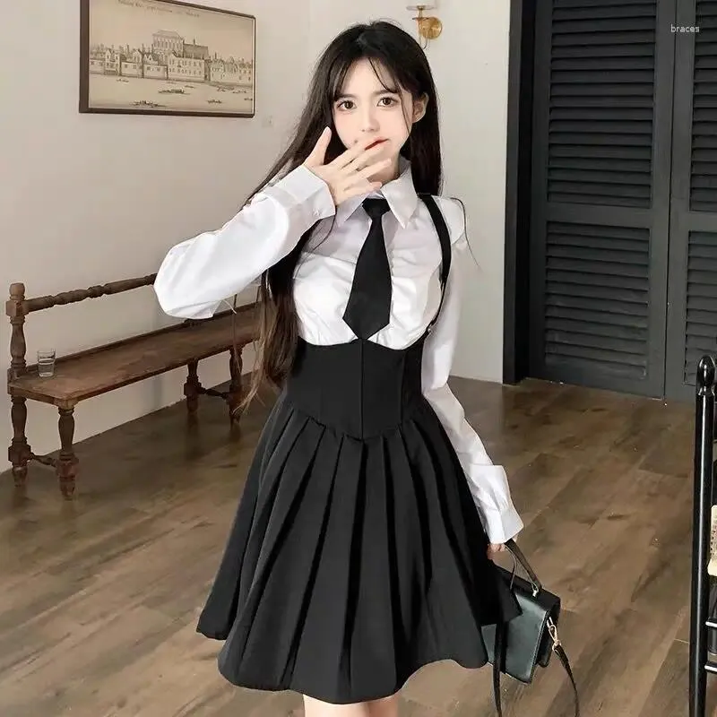 Robes décontractées 2024 Gothique Vintage Corset Strap Robe Maid Cosplay Noir Femmes Harajuku Dos Nu Sans Manches Esthétique Club Party