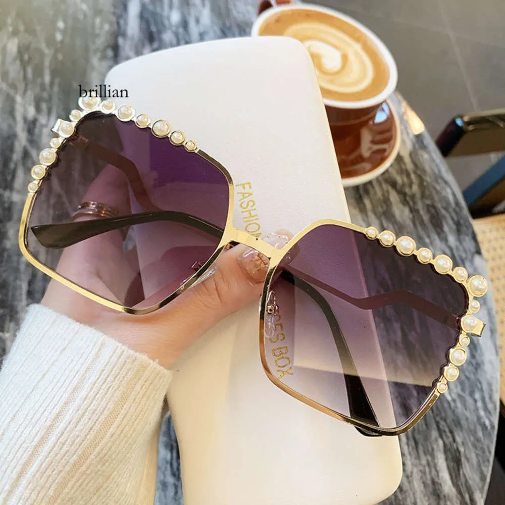 дизайнерские солнцезащитные очки New Pearl Sunglasses Metal Design Стильная оправа.Солнцезащитные очки в большой декоративной оправе и ромбовидной вставке