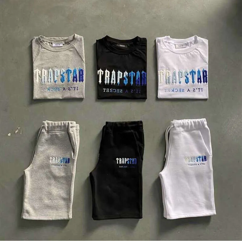 Heren T-shirts Trapstar t-shirt Set Brief Geborduurd Trainingspak Korte Mouw Pluche Shorts beweging Huidige Kleding kleding 8612ess
