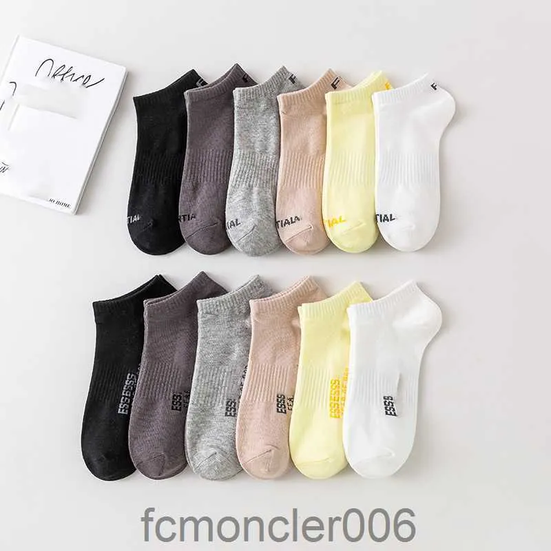 Hommes Designer Design Sports Chaussettes Femmes Personnalité Femmes Couleur Mixte Urbain TNXQ