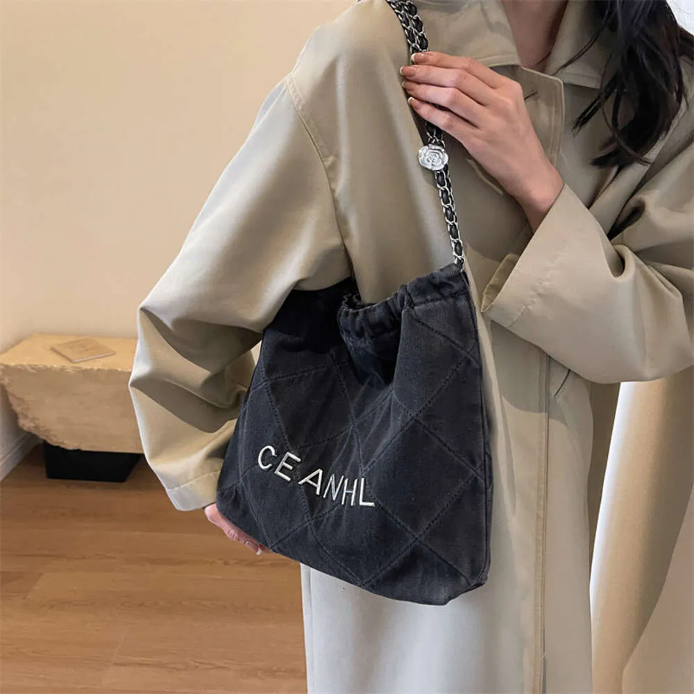 New Lingge Chain Denim Garbage One Shoulder Advanced Small Fragrance Large Capacity Underarm Tote Bag factory direct sales